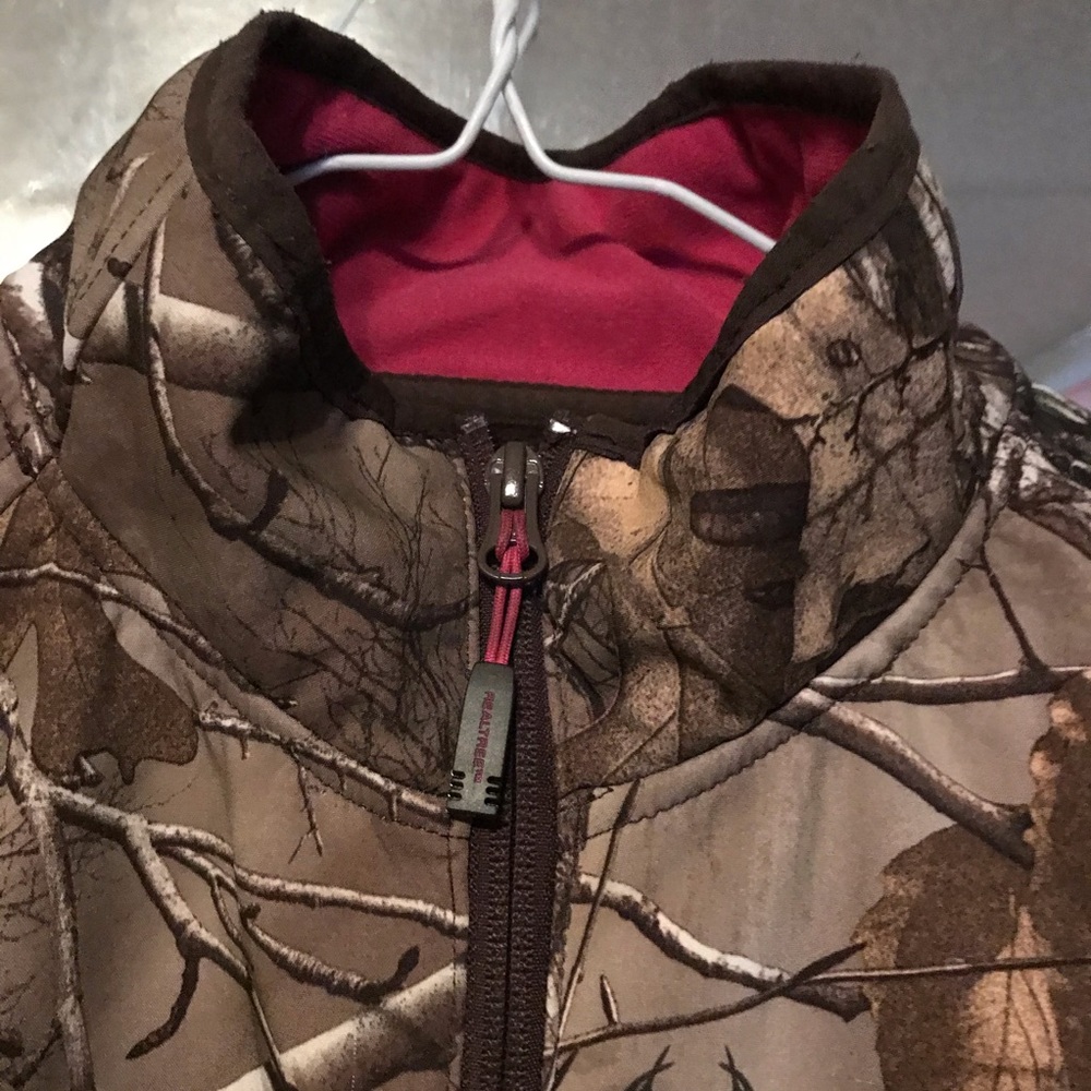 Realtree wind/waterproof jacket - Picture 4 of 11